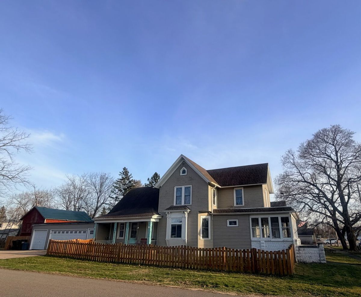 145 N 4TH Street, Capron, IL 61012