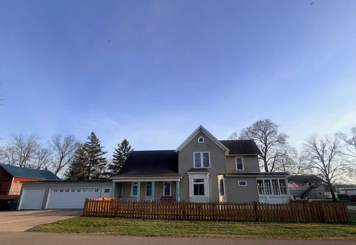 145 N 4TH Street, Capron, IL 61012