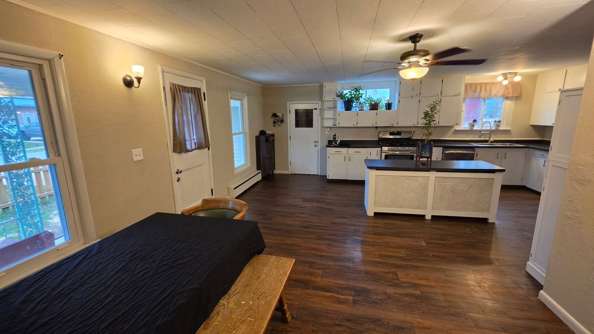 145 N 4TH Street, Capron, IL 61012