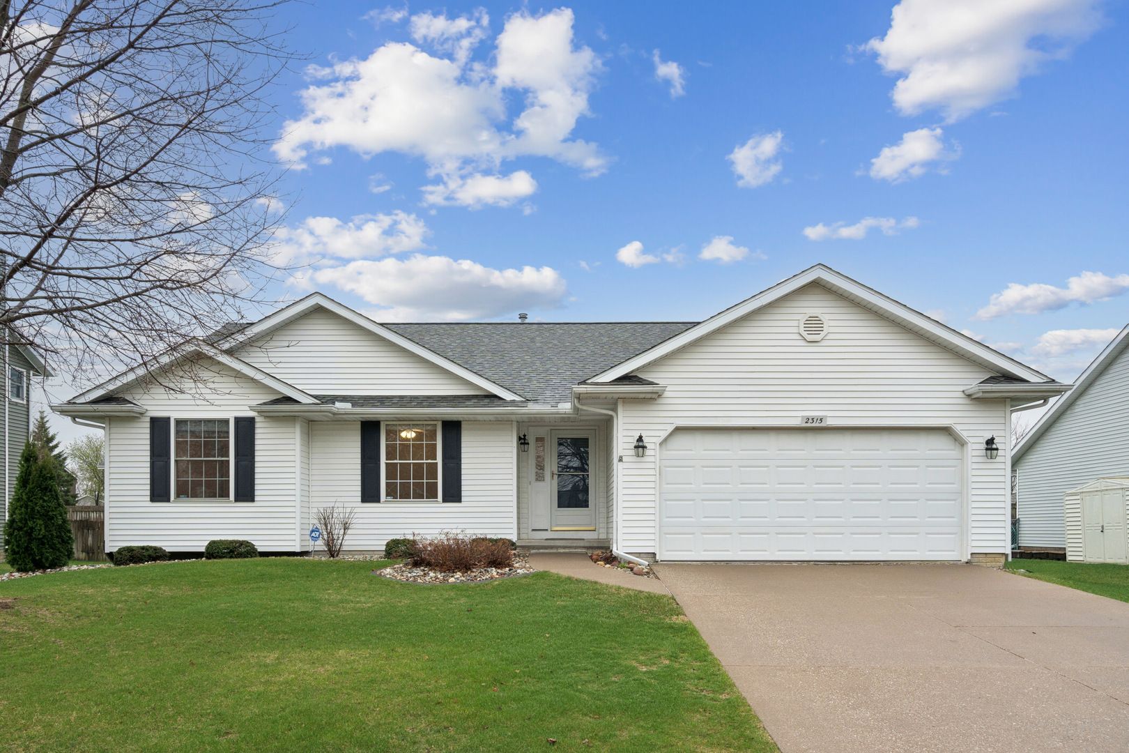 2315 E 57th Street — Davenport, IA 52807