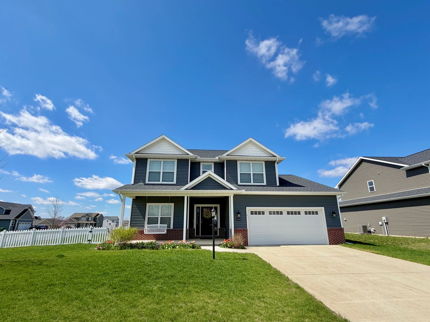 1604 Oliger Drive — Mahomet, IL 61853