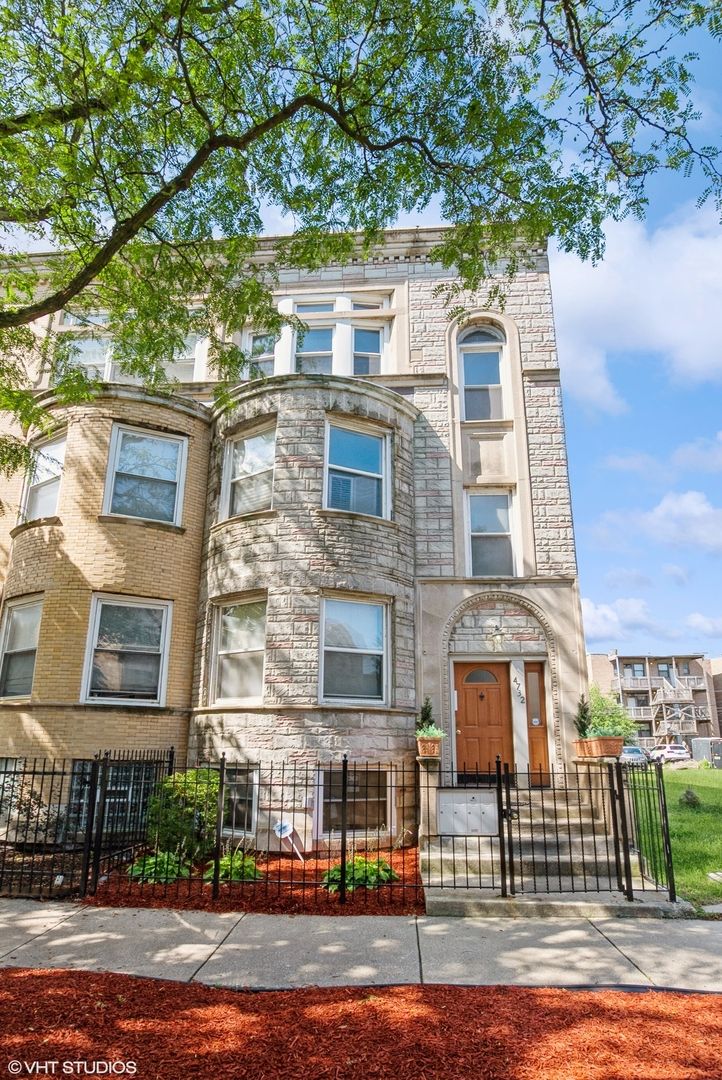4732 Saint Lawrence Avenue, Chicago, IL 60615