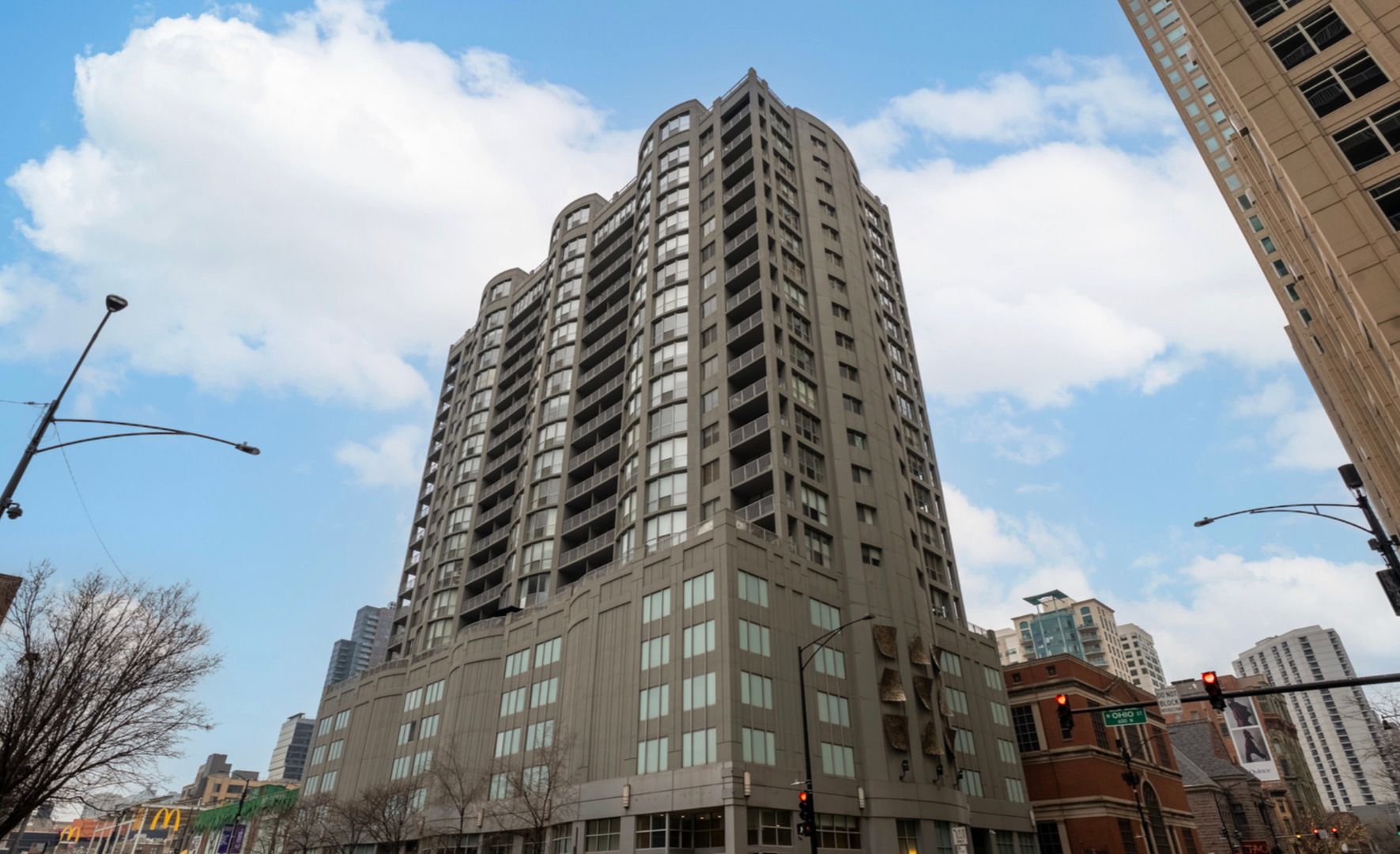 600 N DEARBORN Street #1207 — Chicago, IL 60654