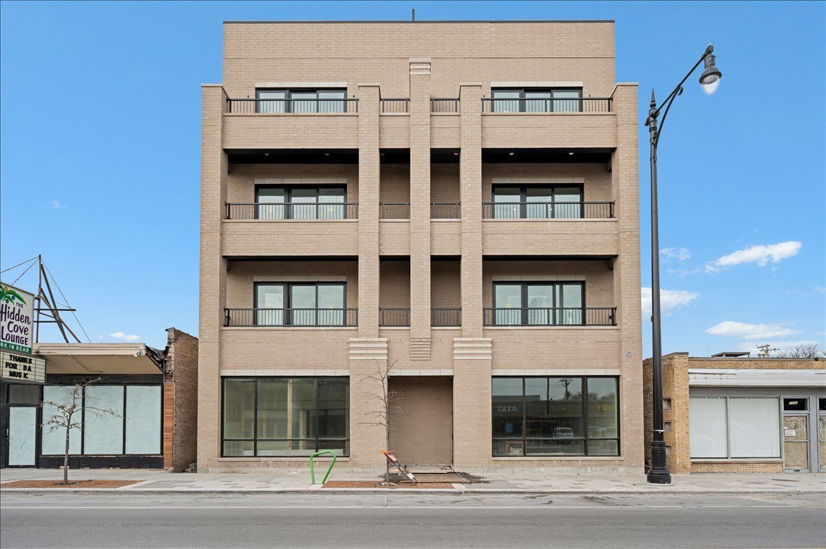5340 N Lincoln Avenue #403 — Chicago, IL 60625