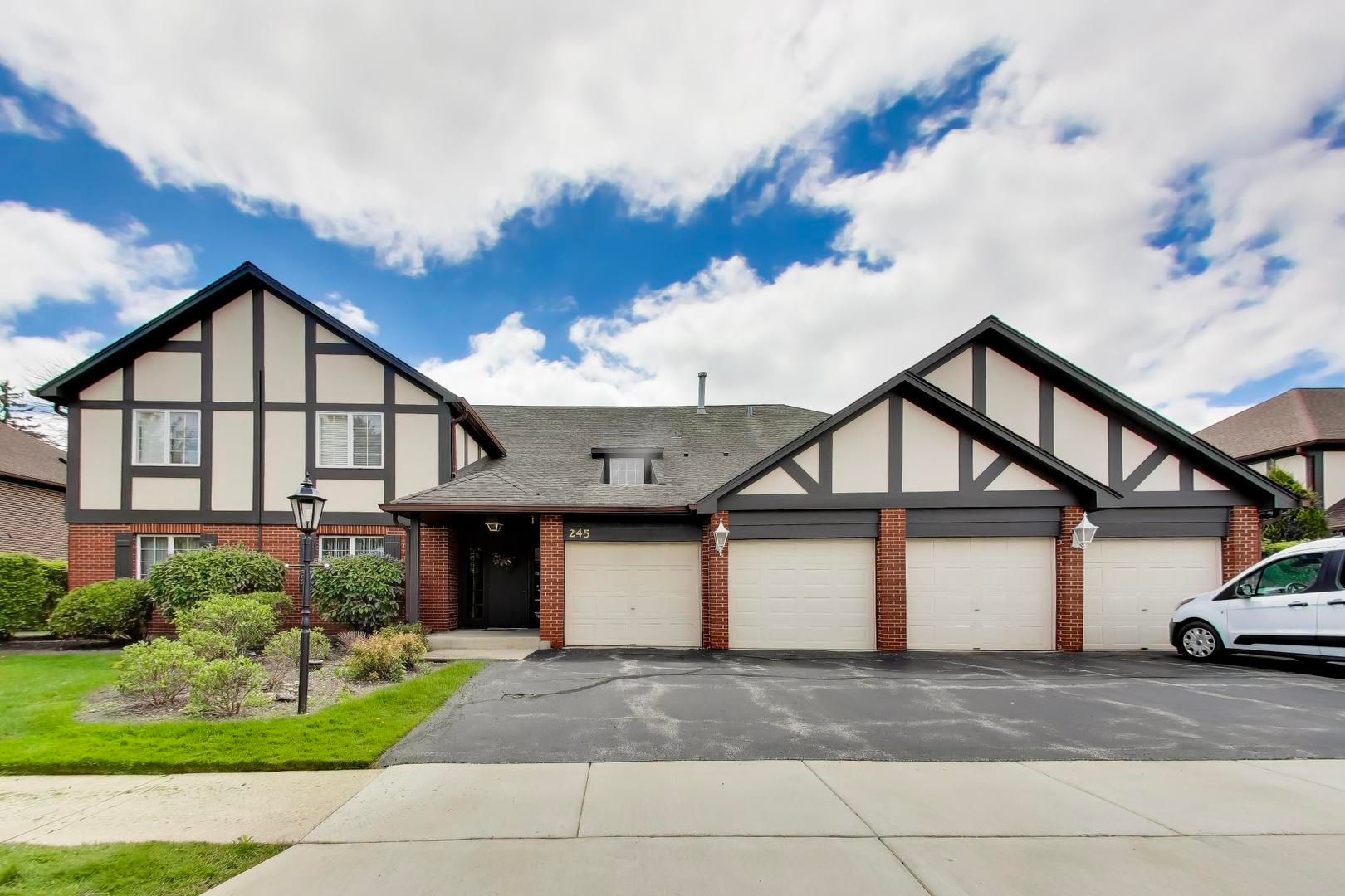 245 Windsor Lane #C — Willowbrook, IL 60527