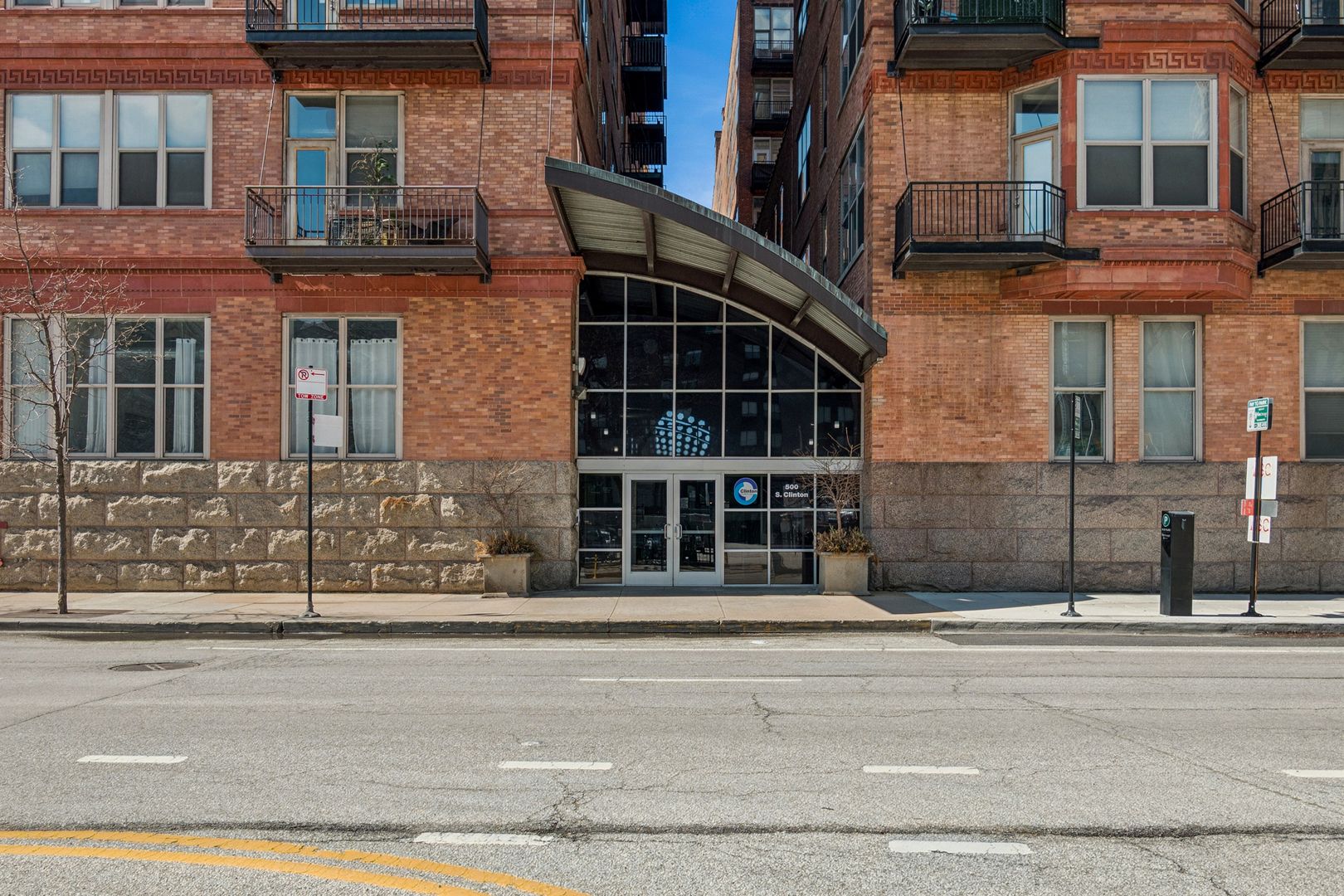 500 S Clinton Street #641 — Chicago, IL 60607