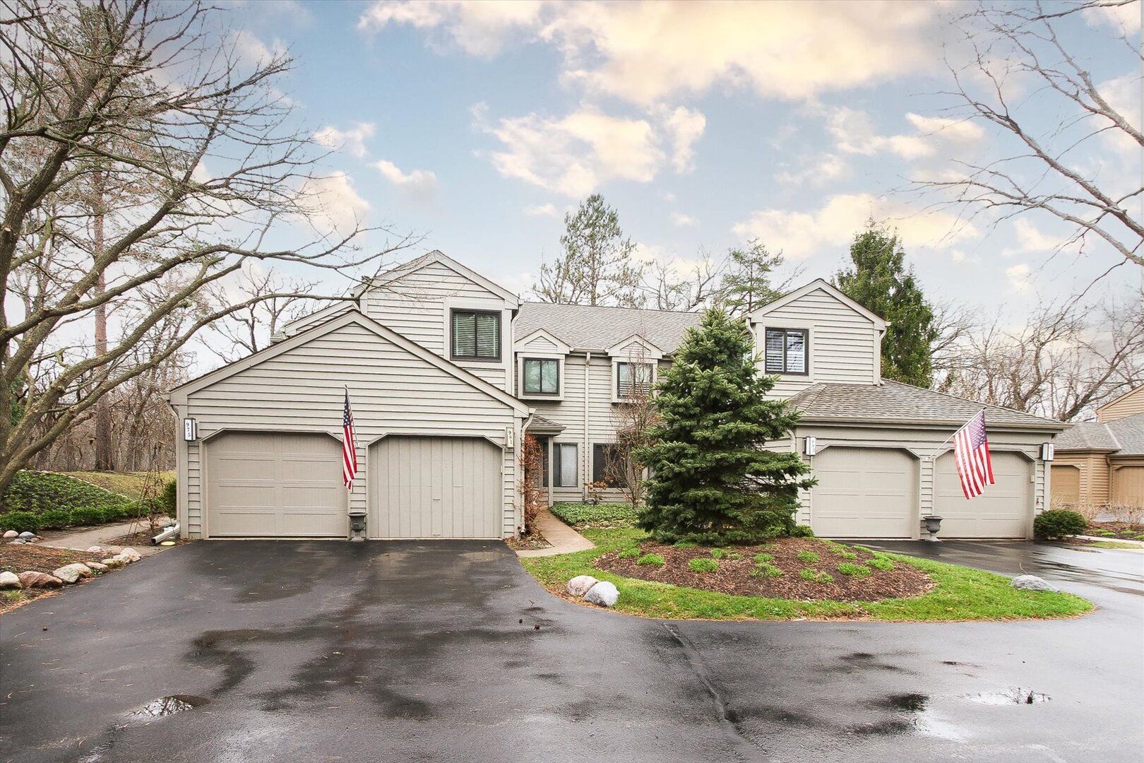 981 Longmeadow Court #1030 — Lake Barrington, IL 60010