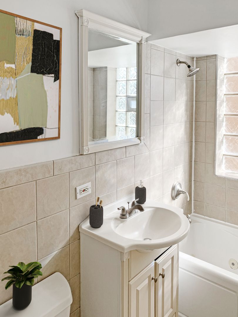 2245 Des Plaines Avenue, North Riverside, IL 60546