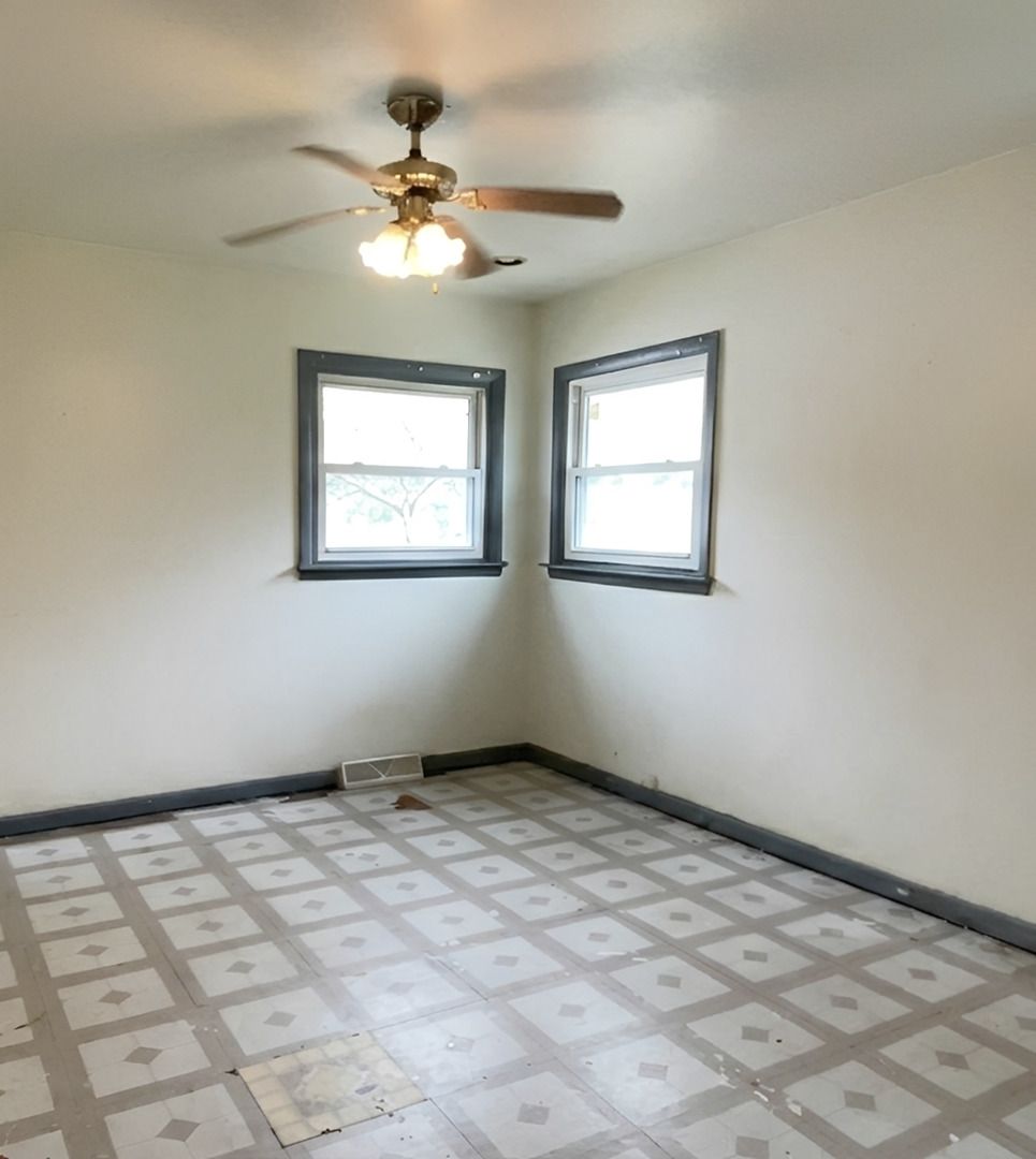 14835 LEXINGTON Avenue, Harvey, IL 60426