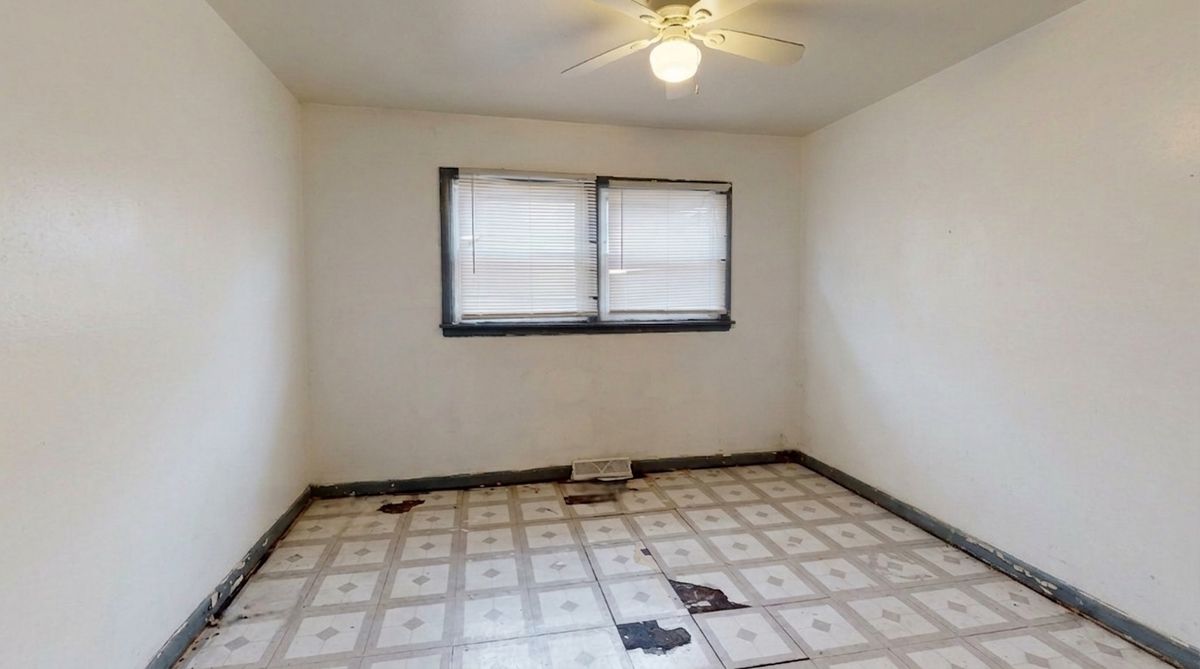 14835 LEXINGTON Avenue, Harvey, IL 60426