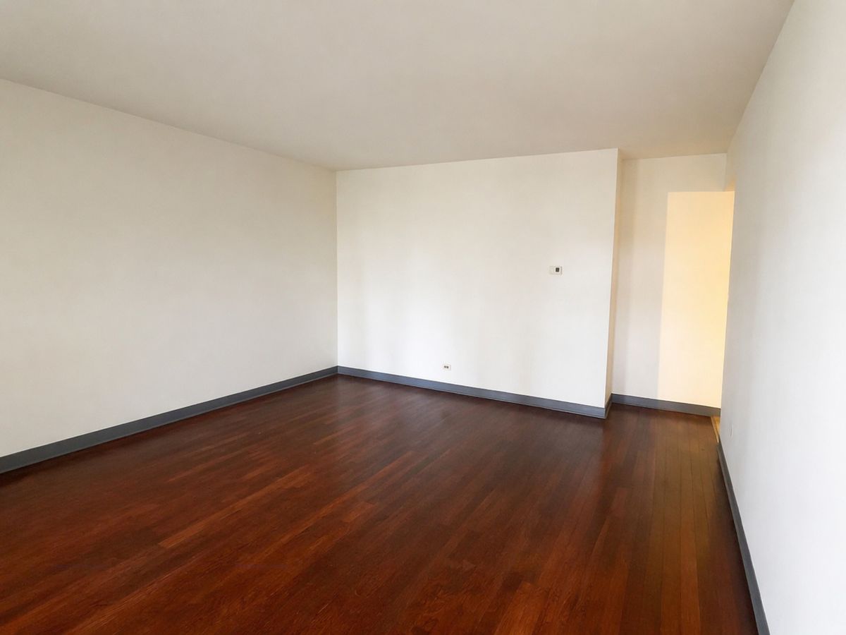 14835 LEXINGTON Avenue, Harvey, IL 60426