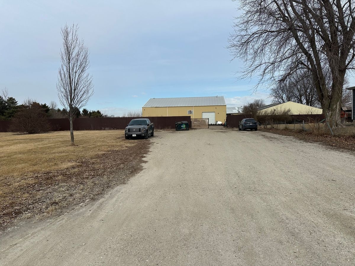 500 Railroad Avenue, Leland, IL 60531