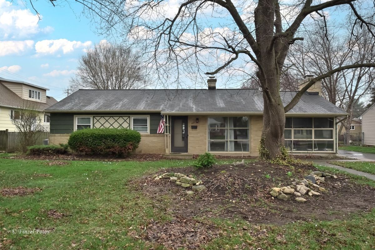 425 Broadway Avenue, Crystal Lake, IL 60014