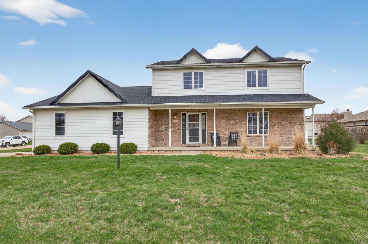 704 8th Street, Eldridge, IA 52748