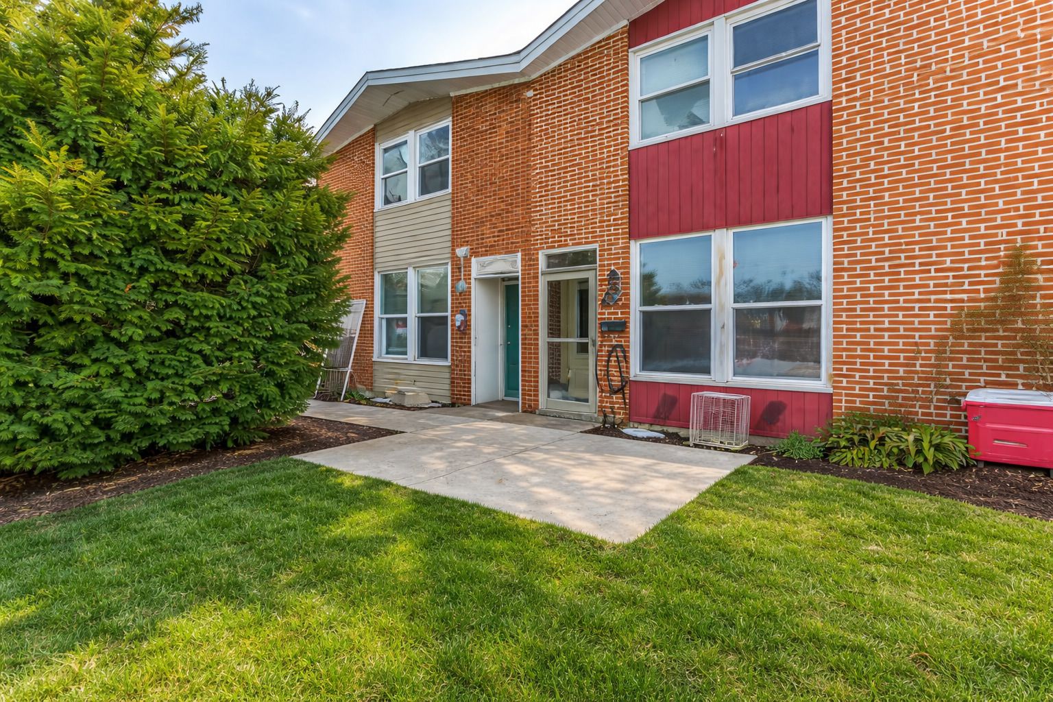 1370 Fargo Avenue #E — Des Plaines, IL 60018