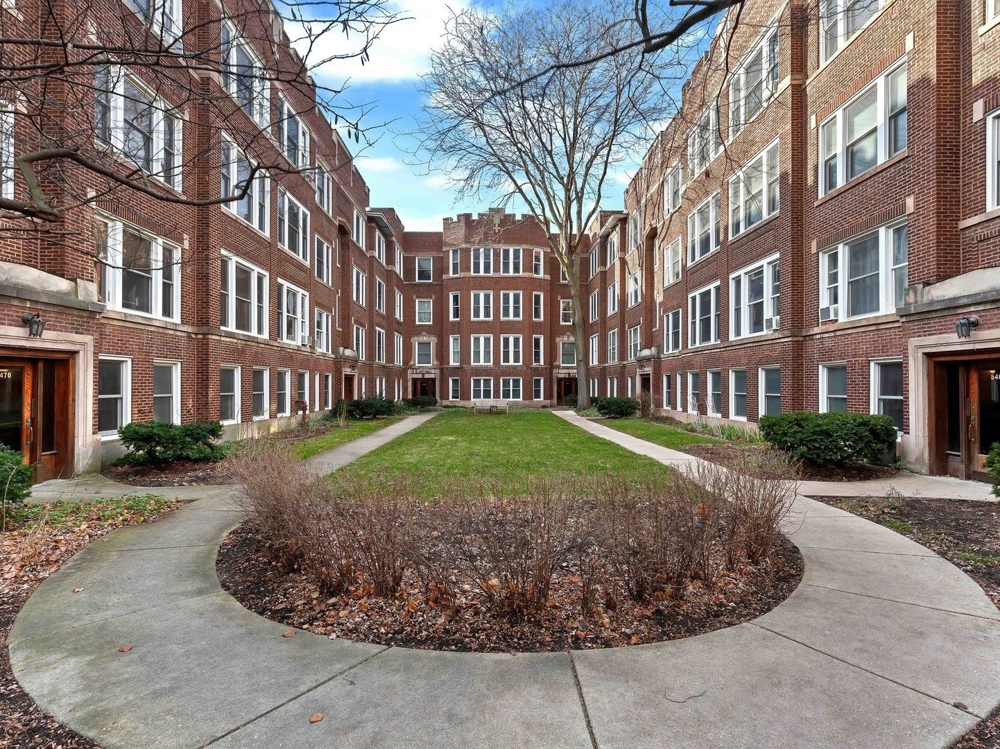 5464 S woodlawn Avenue #3W — Chicago, IL 60615