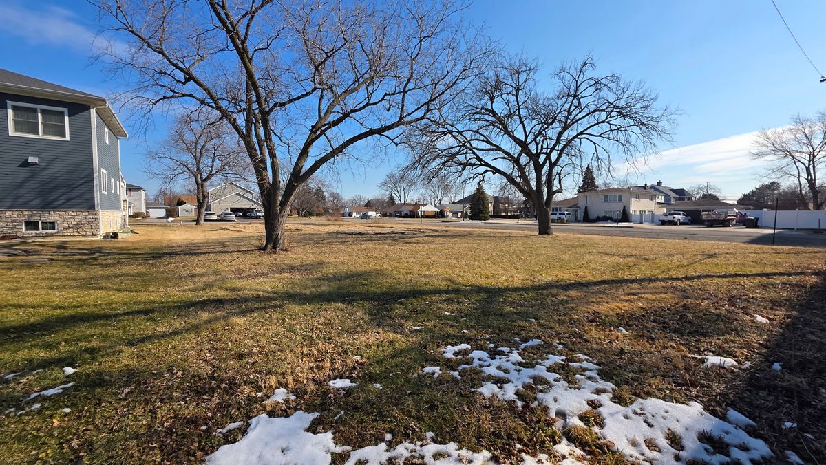 5602 N Fairview Avenue, Norwood Park, IL 60631