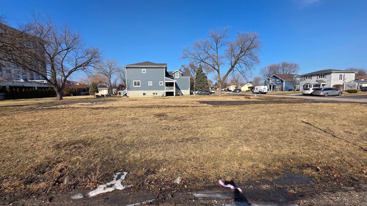 5602 N Fairview Avenue, Norwood Park, IL 60631