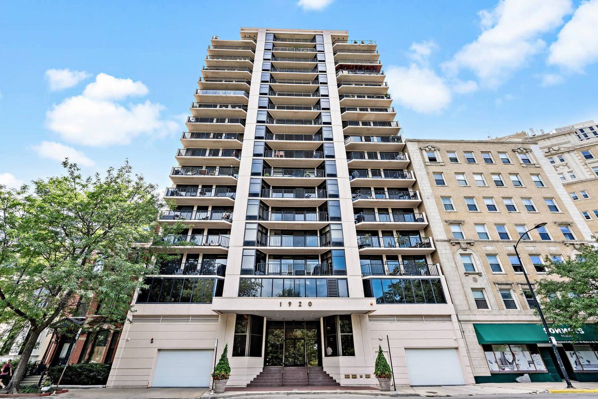 1920 Clark Street, Chicago, IL 60614