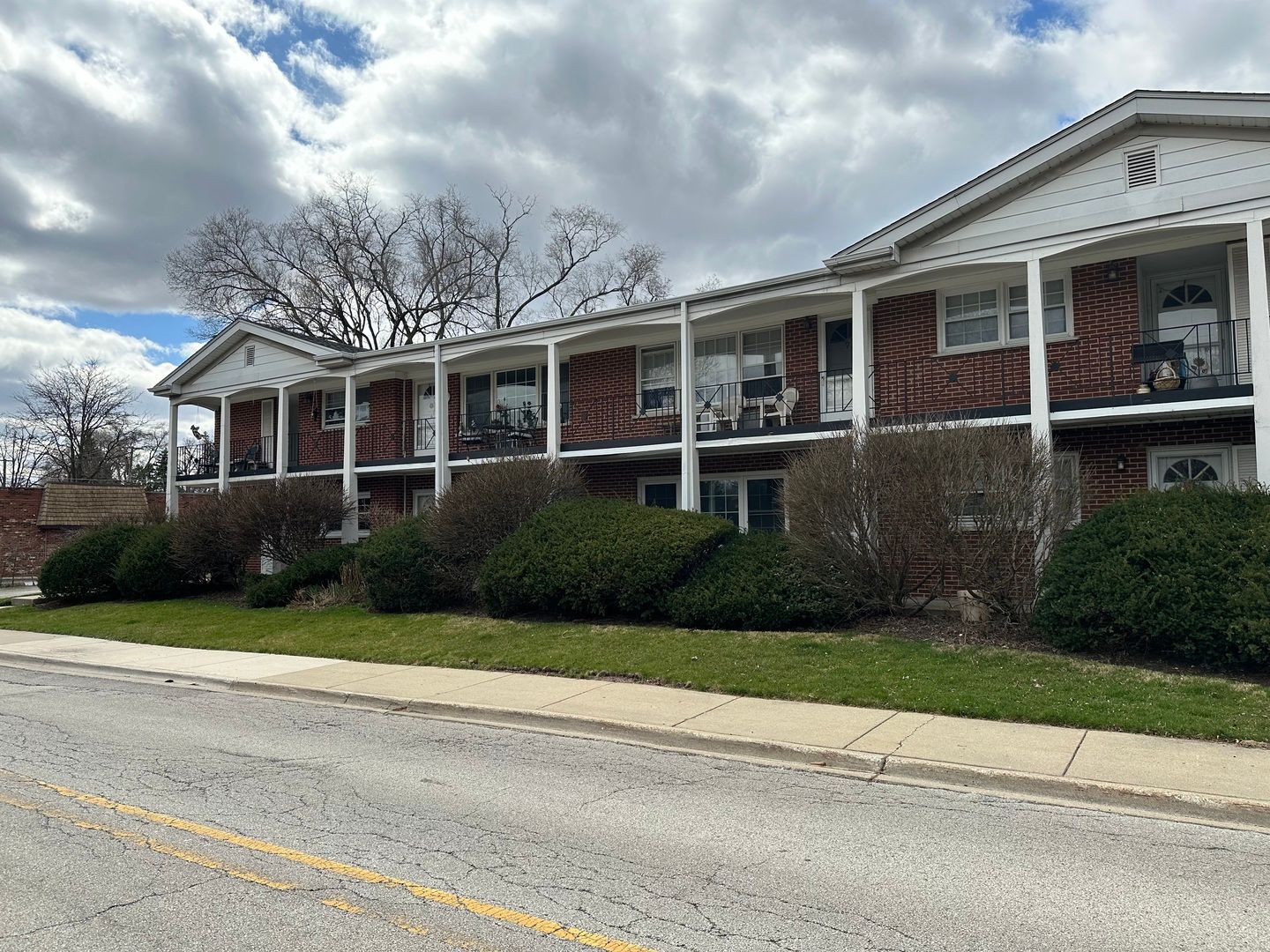 340 Waukegan Road #1 — Glenview, IL 60025