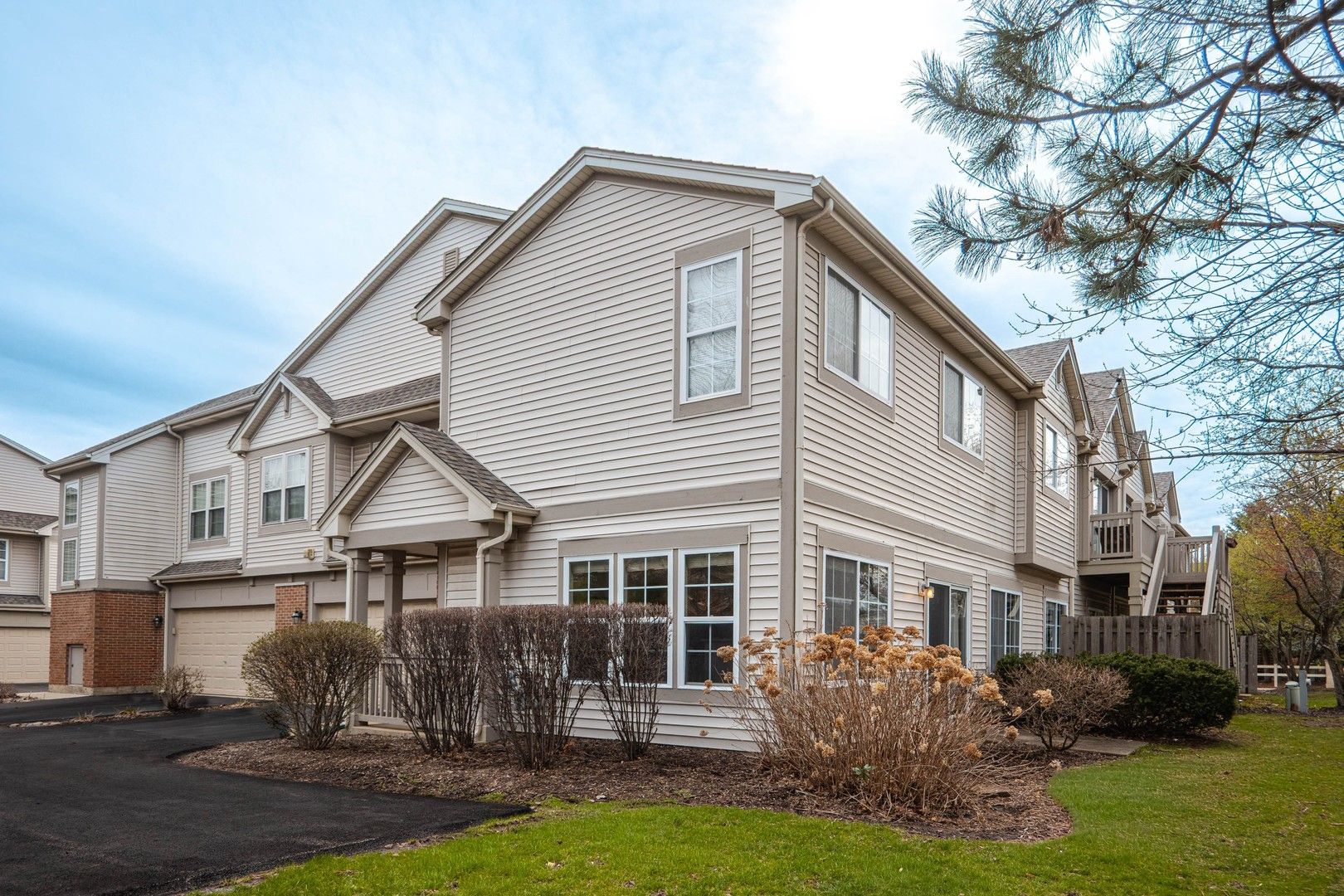 2123 Vanderbilt Drive #2123 — Geneva, IL 60134