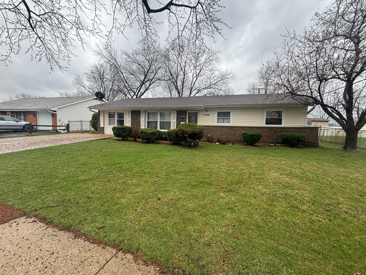 7994 Kensington Lane — Hanover Park, IL 60133