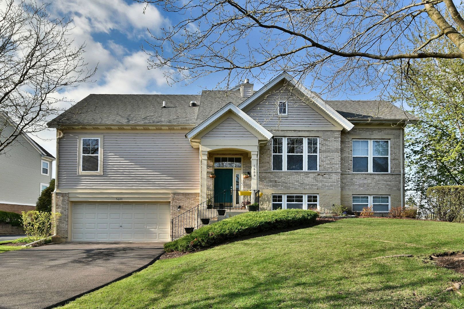 5600 Cloverdale Road — Hanover Park, IL 60133