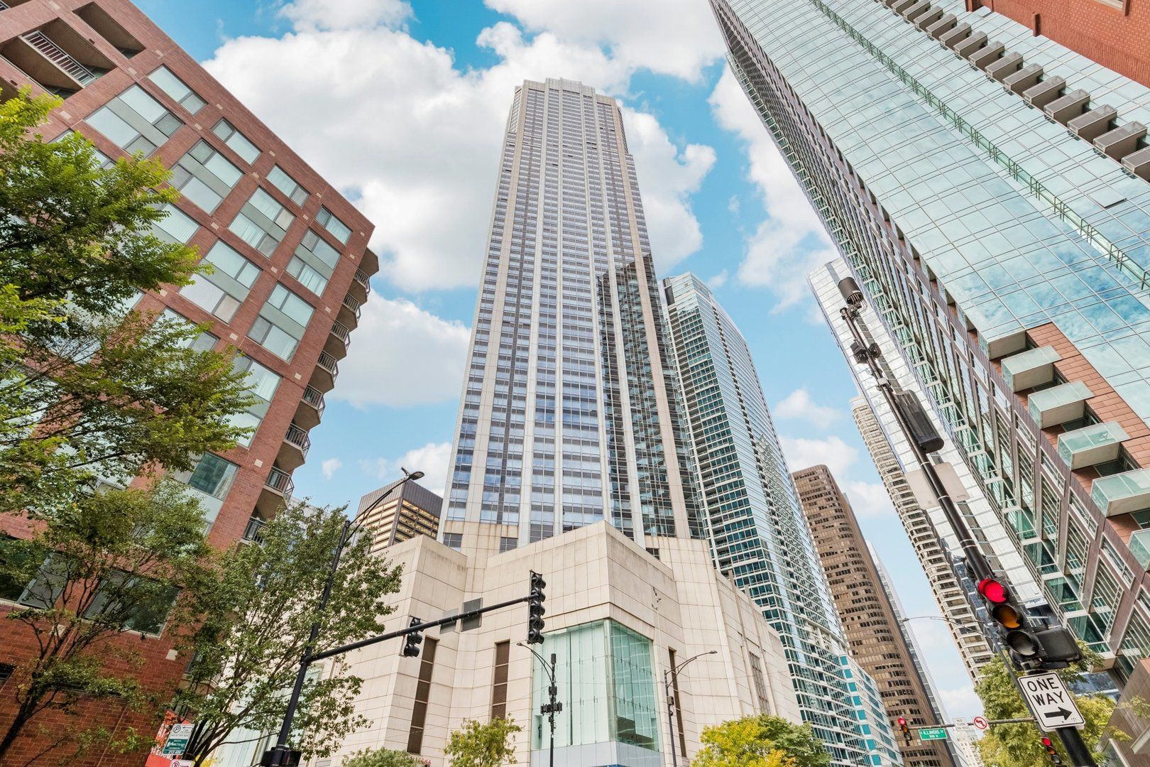 512 N MCCLURG Court #4103 — Chicago, IL 60611