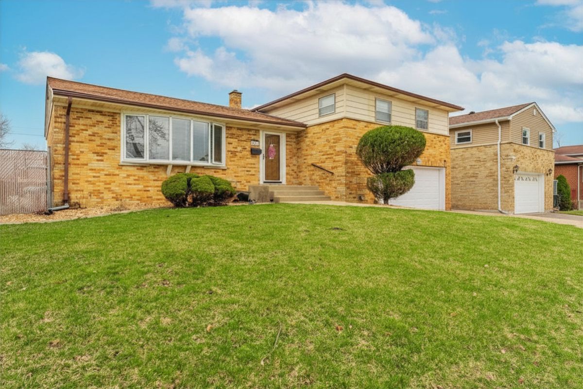 1531 9th Avenue, Melrose Park, IL 60160