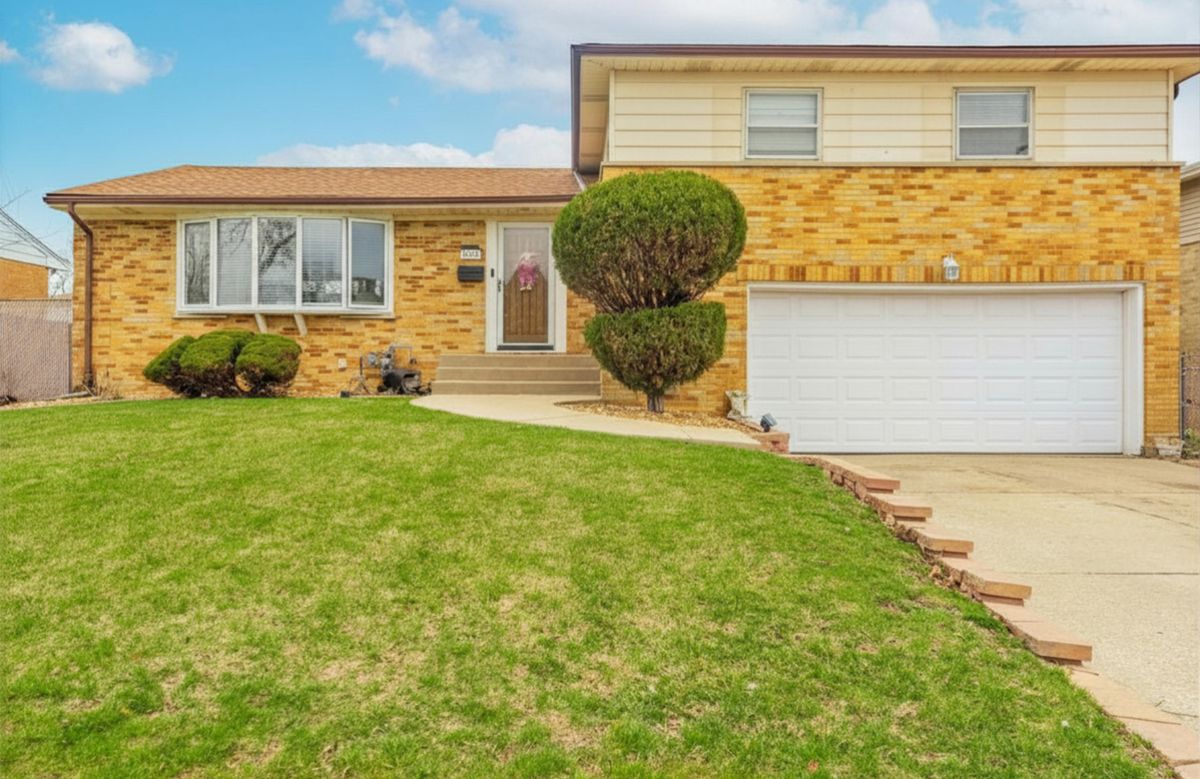 1531 9th Avenue, Melrose Park, IL 60160