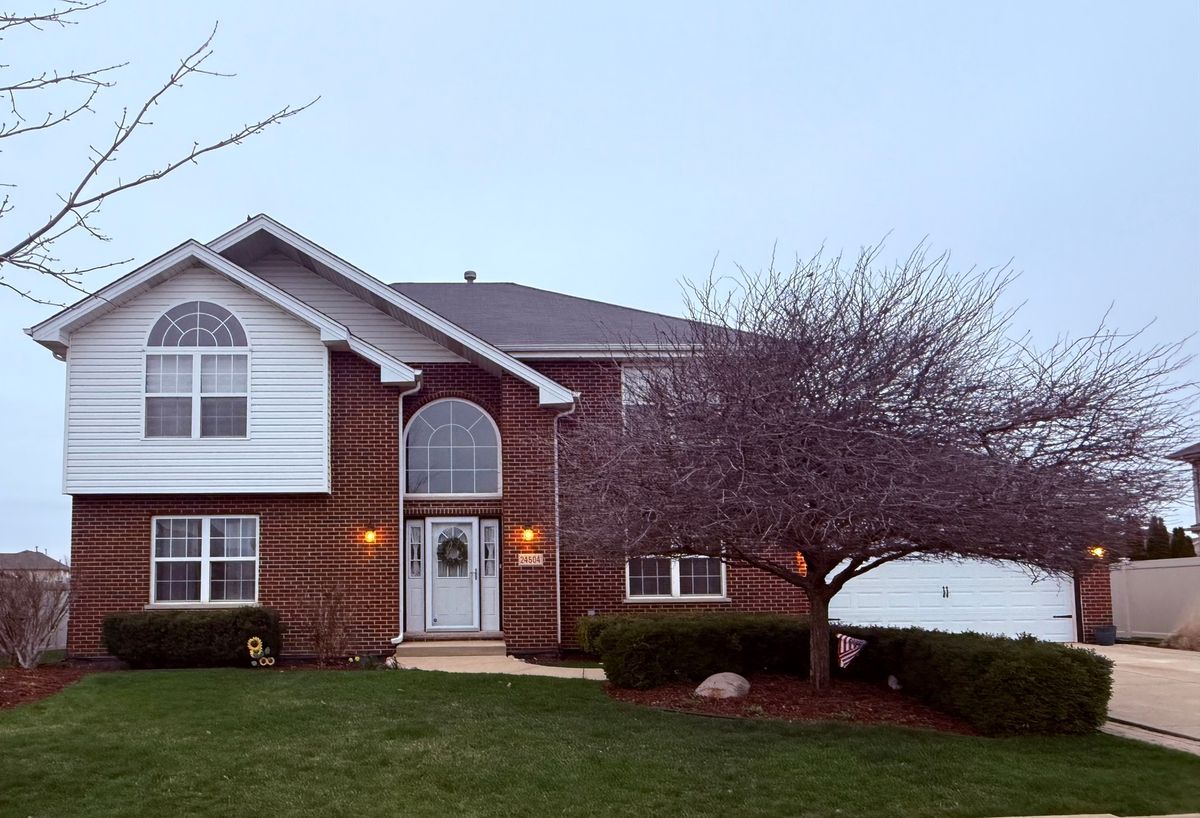 24504 Arrowhead Drive, Manhattan, IL 60442