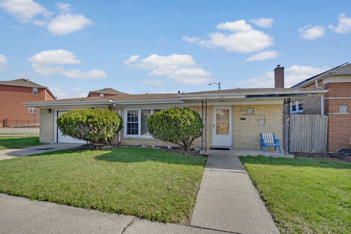 3801 84th Place, Chicago, IL 60652