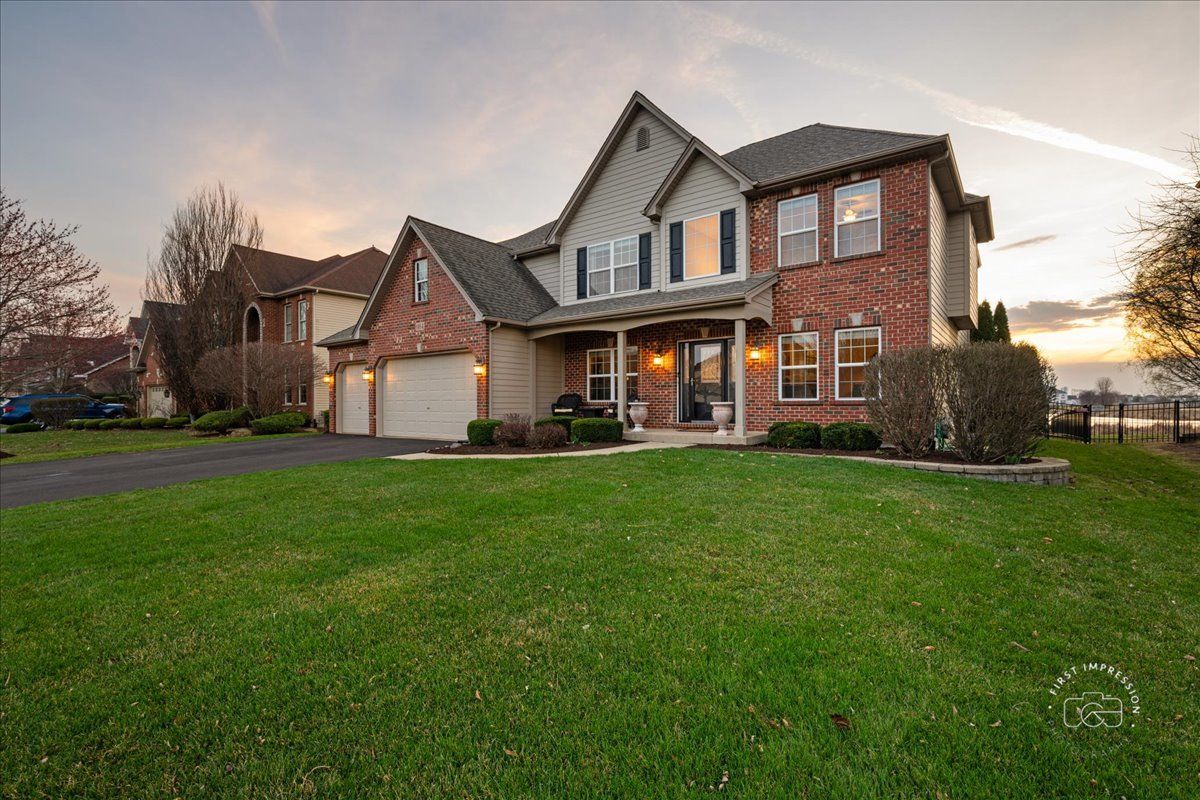 664 Bennett Drive — North Aurora, IL 60542