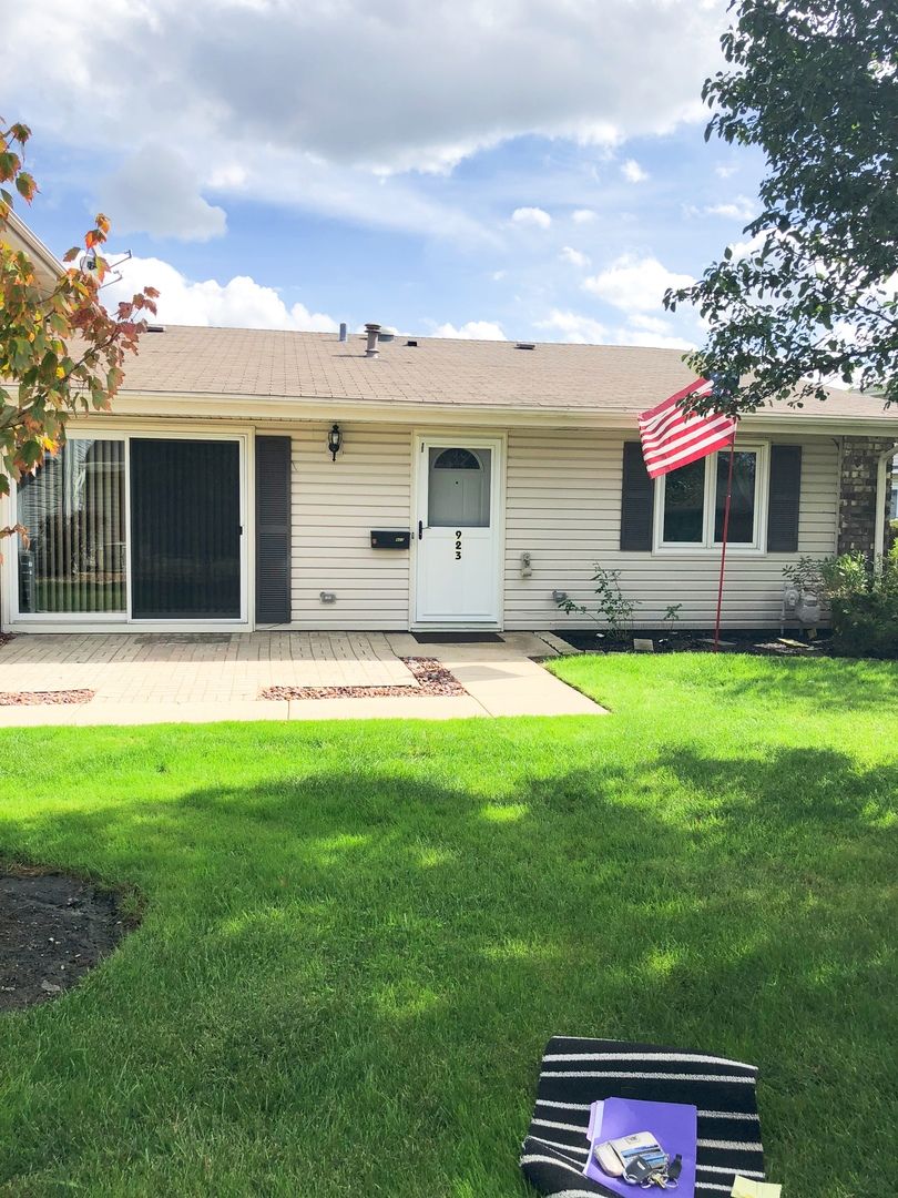 923 Sagamore Drive #1172 — Schaumburg, IL 60194