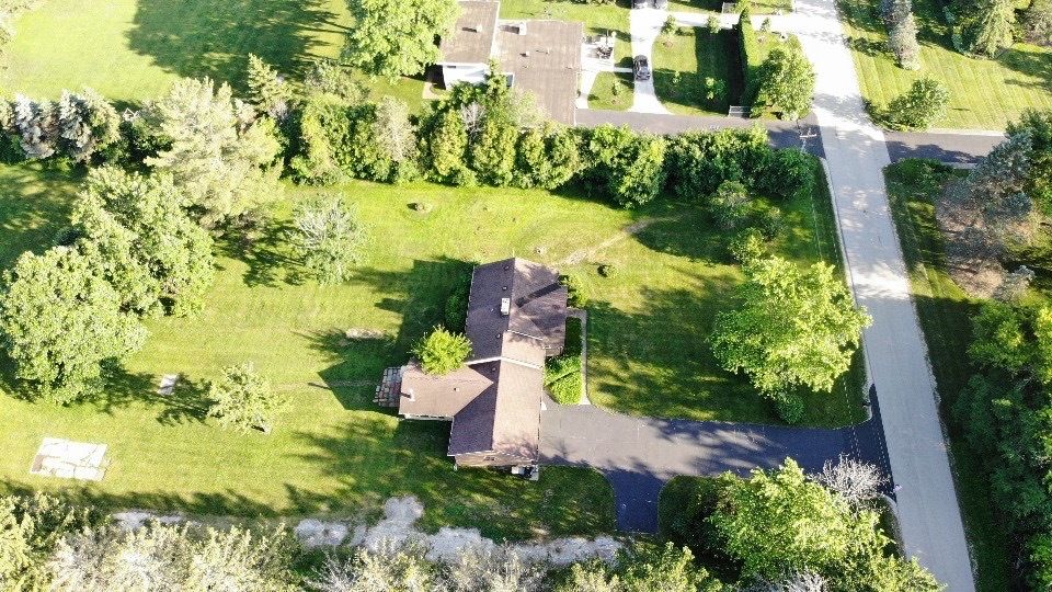 1270 Benson Lane, Green Oaks, IL 60048