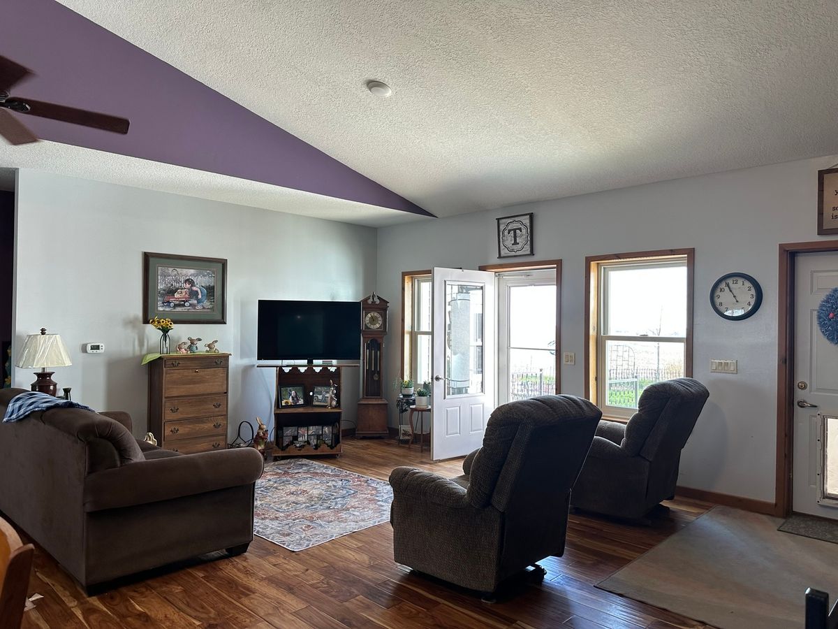 18760 Hillside Road, Morrison, IL 61270
