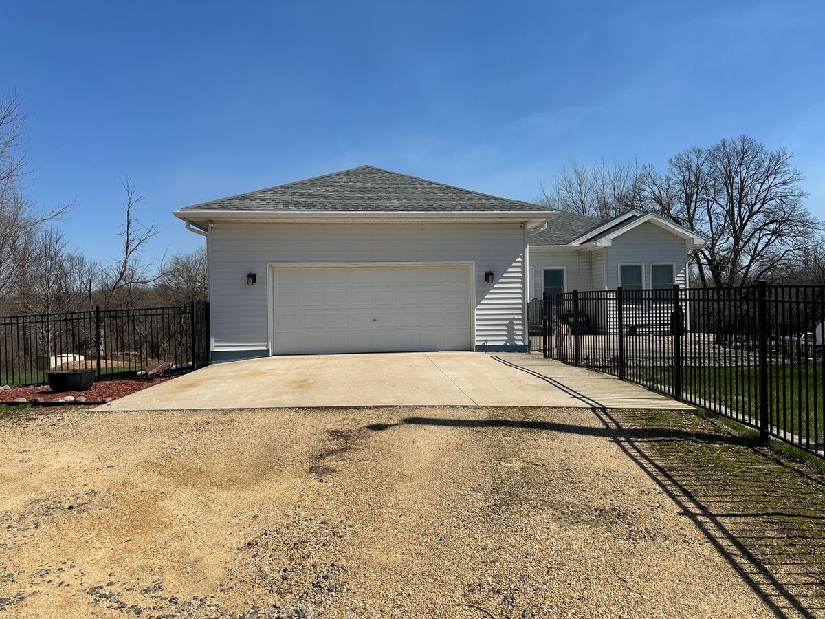 18760 Hillside Road, Morrison, IL 61270