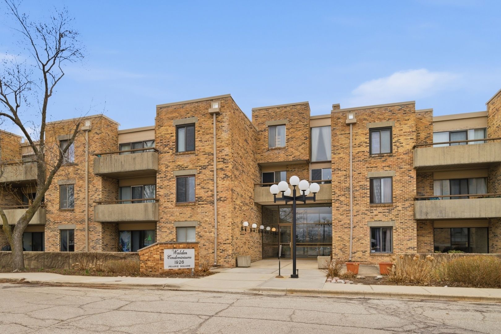 1926 Prairie Square #313 — Schaumburg, IL 60173