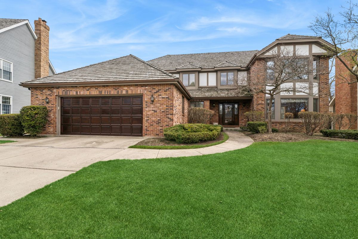 1204 Kristin Drive, Libertyville, IL 60048