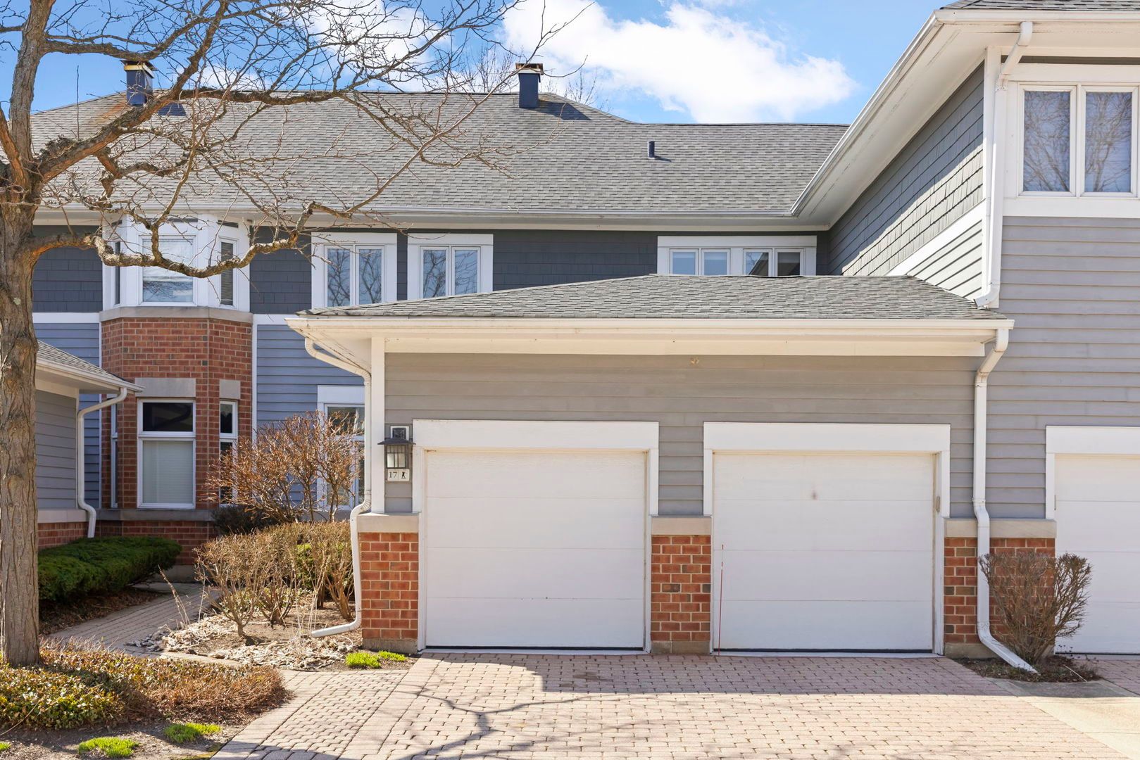 17 Mashie Court — Woodridge, IL 60517