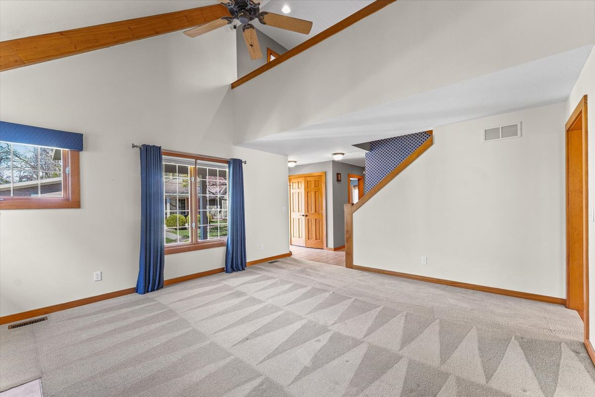 6 HEDGEROW Court #6, Monticello, IL 61856