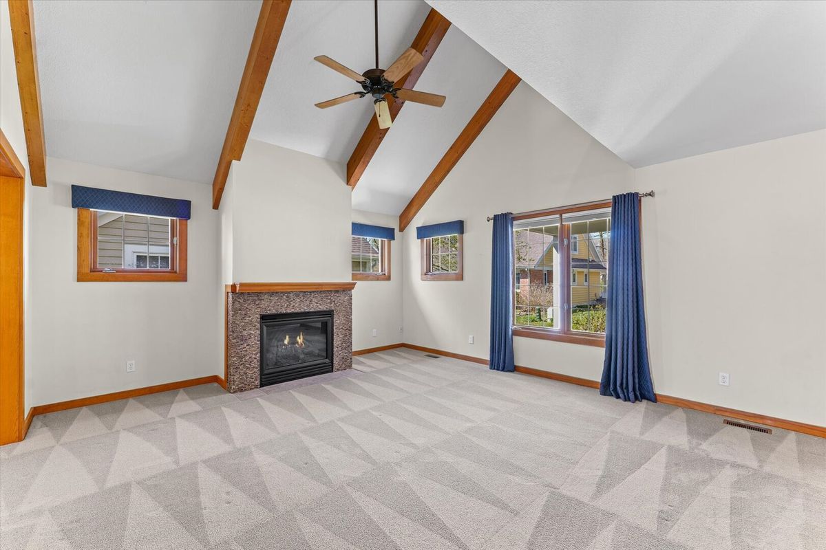 6 HEDGEROW Court #6, Monticello, IL 61856