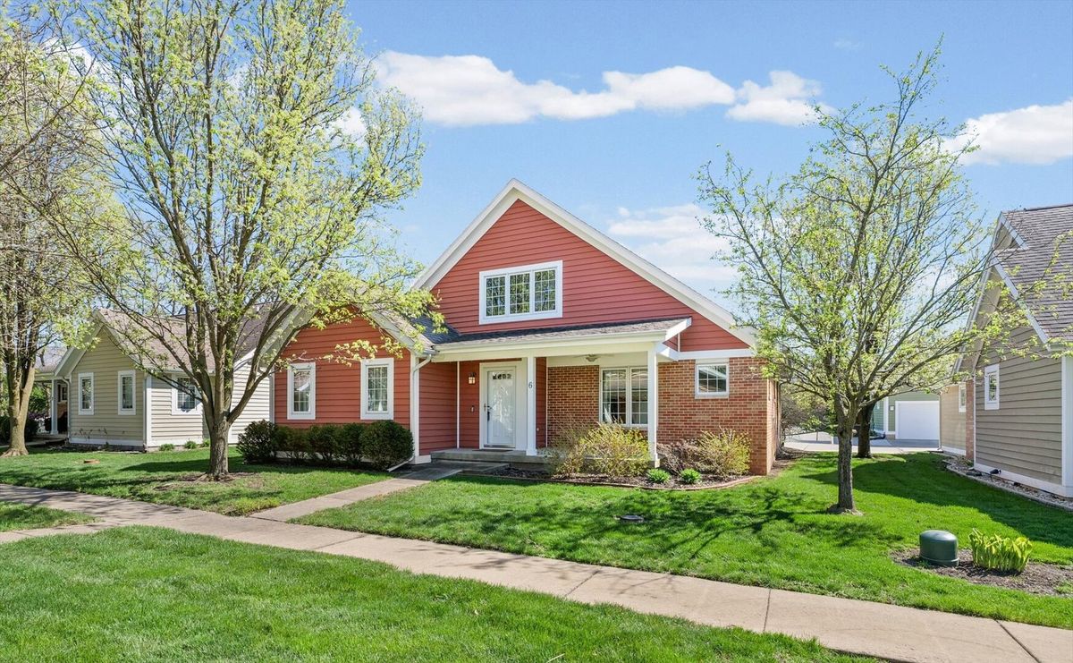 6 HEDGEROW Court #6, Monticello, IL 61856