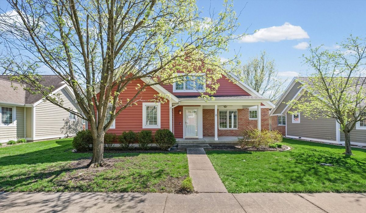 6 HEDGEROW Court #6, Monticello, IL 61856