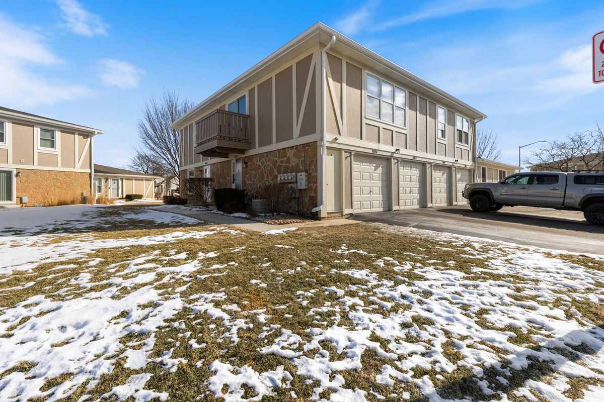 1055 HAMPTON HARBOR Harbor, Schaumburg, IL 60193