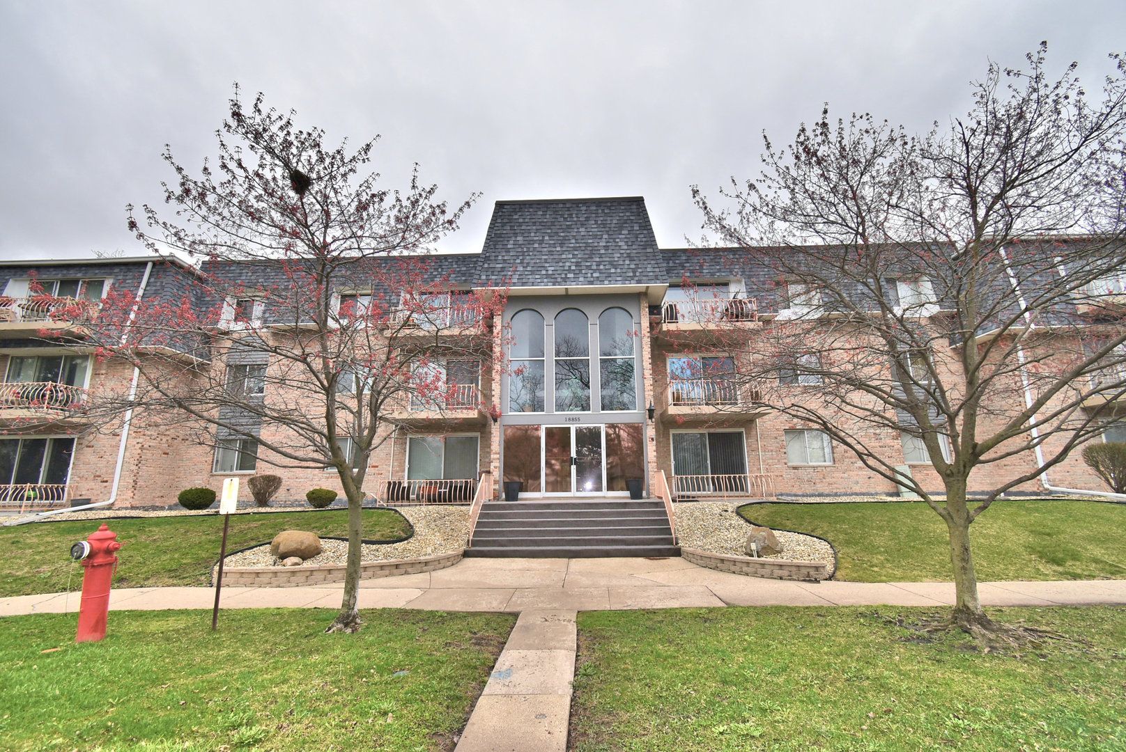 18855 Burnham Avenue #234 — Lansing, IL 60438
