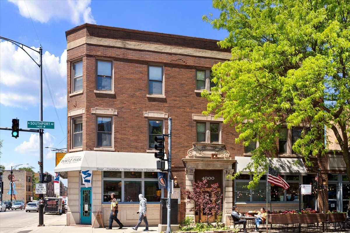 4002 Southport Avenue, Chicago, IL 60613