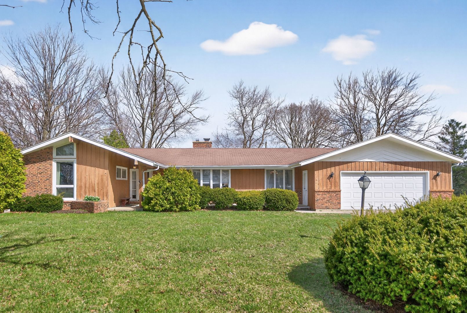 103 Stoney Creek Road — DeKalb, IL 60115
