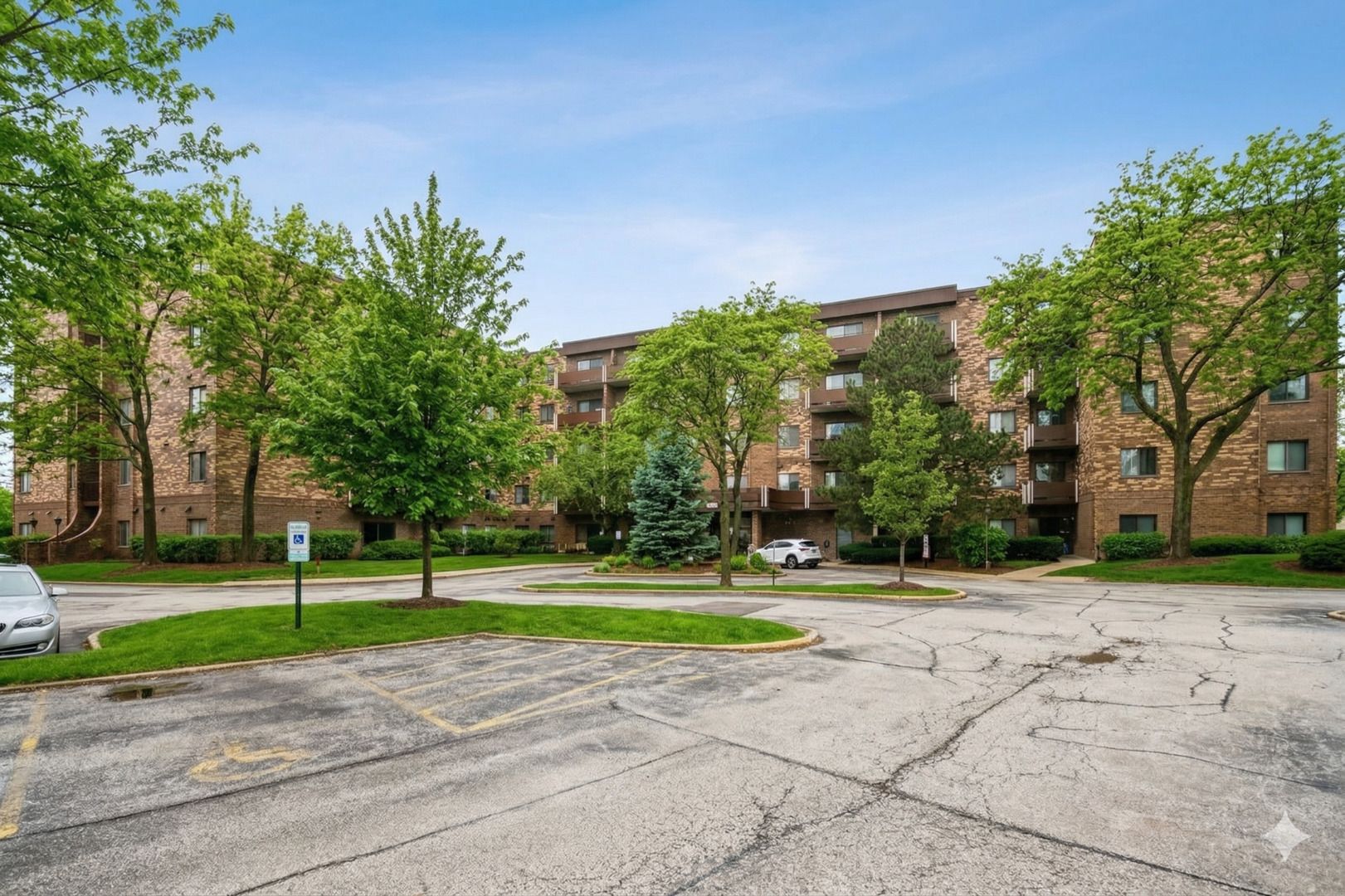 700 Wellington Avenue #504 — Elk Grove Village, IL 60007