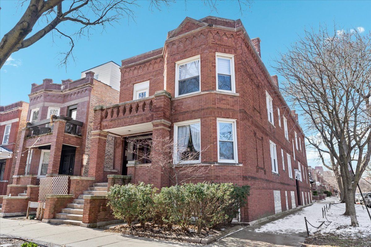 1056 N Leavitt Street #2R — Chicago, IL 60622